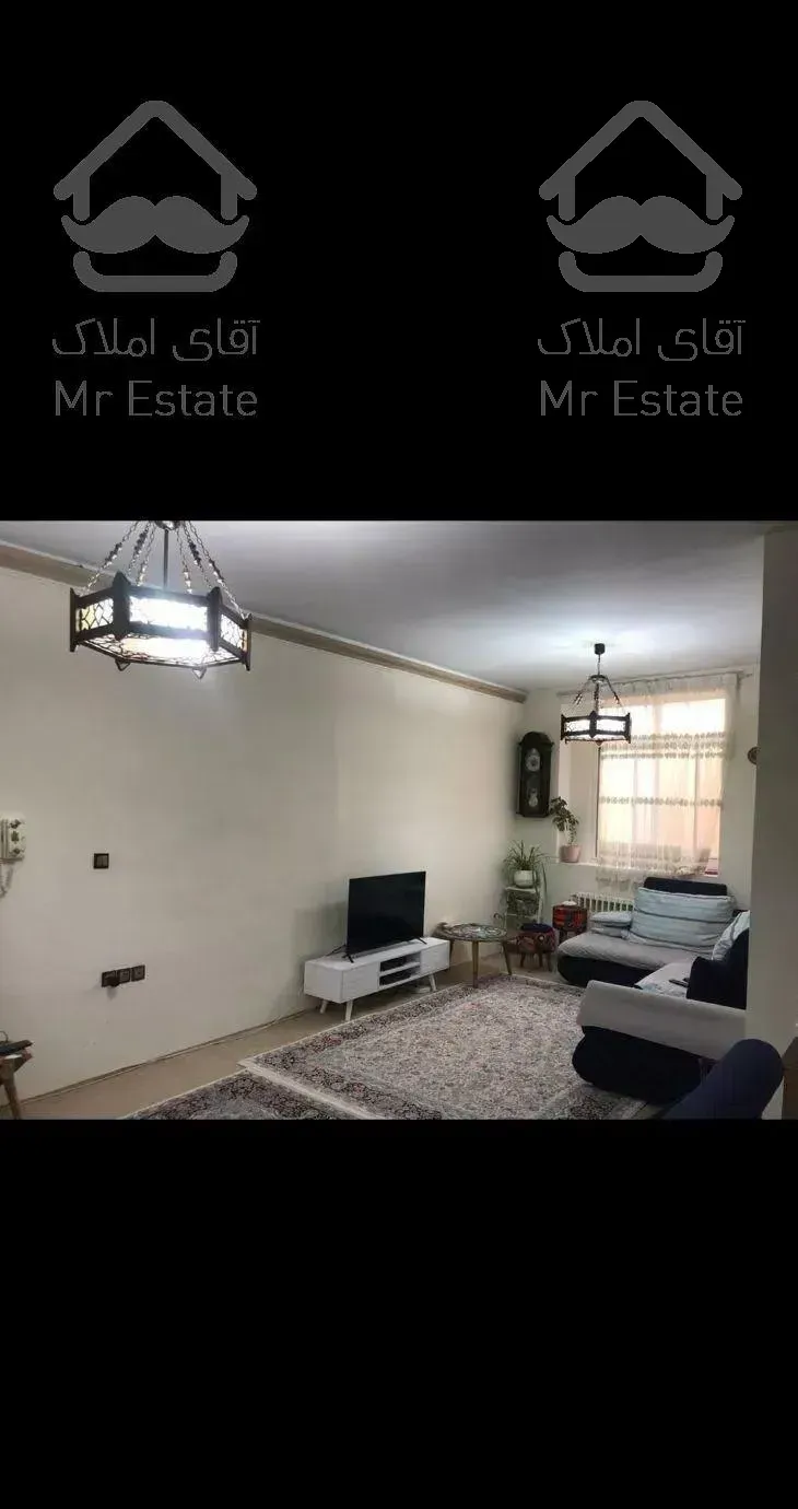 اپارتمان سند منگوله دار و دارای ۵ واحد میباشد