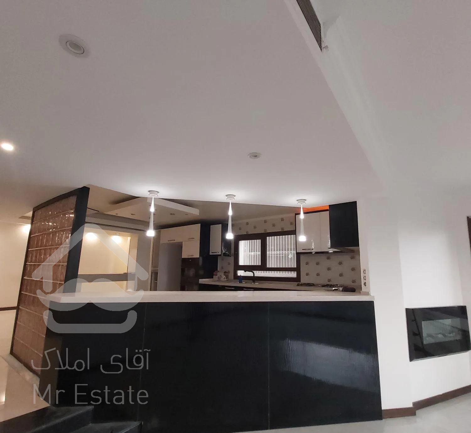 آپارتمان۱۷۲متری۳خواب/فاز۱ مهستان