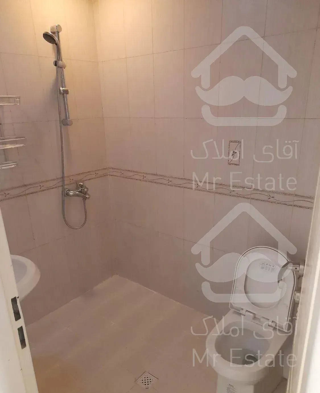 اپارتمان مسکونی.فول.۱۲۱متر.۲ پارکینگ.نزدیک مترو