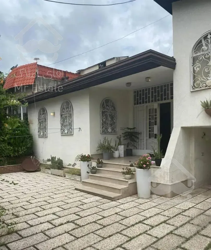 ویلایی دوبلکس شیک .حیاط گل کاری .خوش