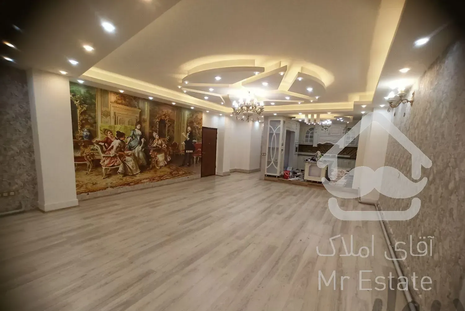 فروش و نصب پارکت کاغذدیواری،قرنیز،پوستر،کفپوش