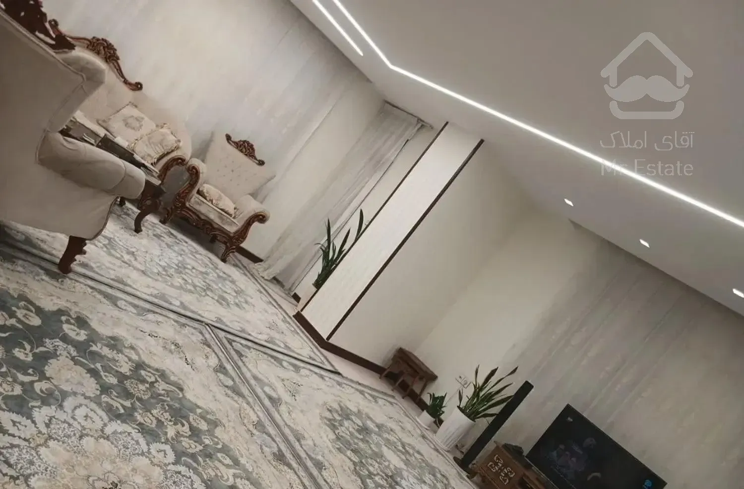 آپارتمان طبقه دوم