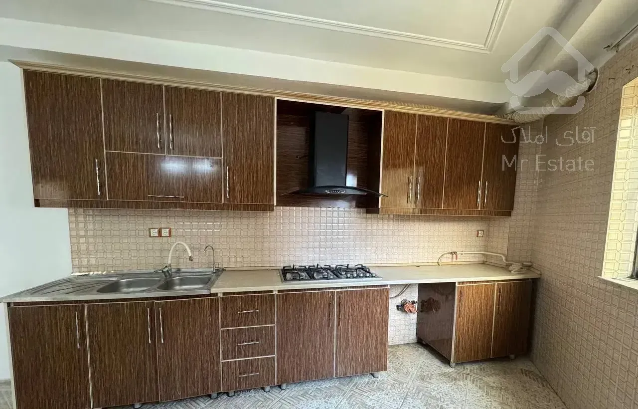 رهن و اجاره طبقه اول ۷۵ متری ابتدای جاده لاهیجان