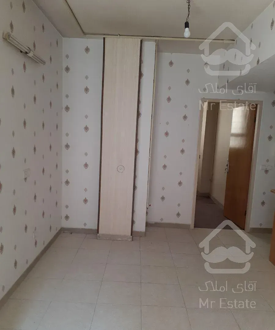 آپارتمان ۶۰متری یه خوابه،کاغذ دیواری
