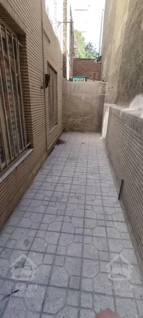 ۹۰متر دوخواب، تک واحدی طبقه دوم **پارکینگ دار **دستغیب