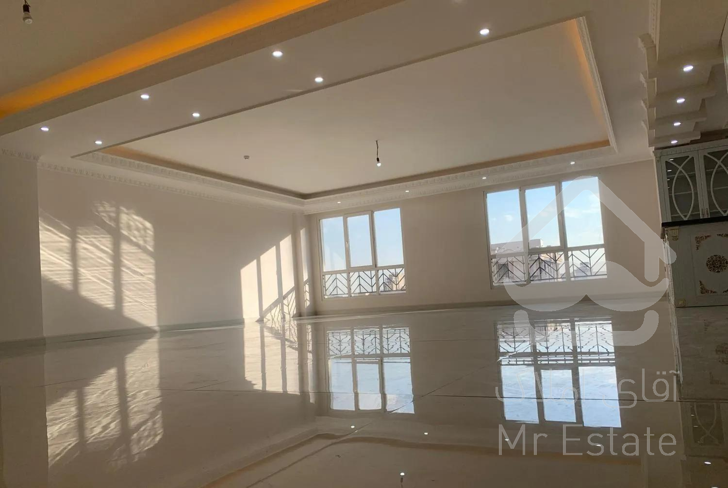 ۱۰۲۵متر یکجاتکواحدی مسکونی  فروش یا تهاطر با کلنگی