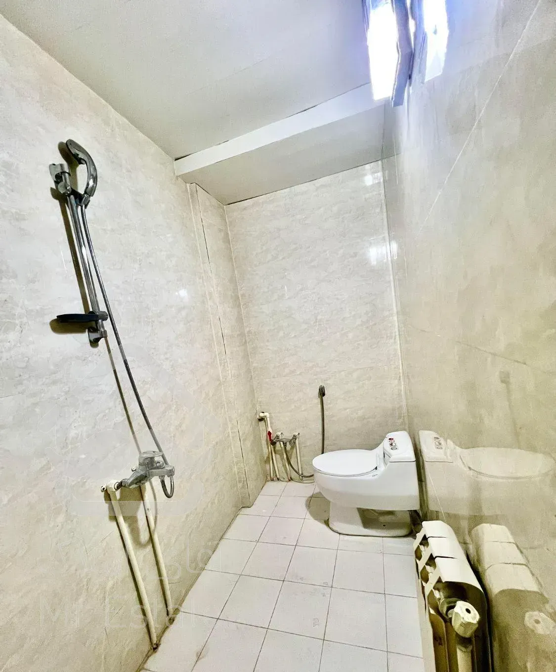 فروش آپارتمان ۹۲ متری ۲ خوابه همکف در میدان انقلاب