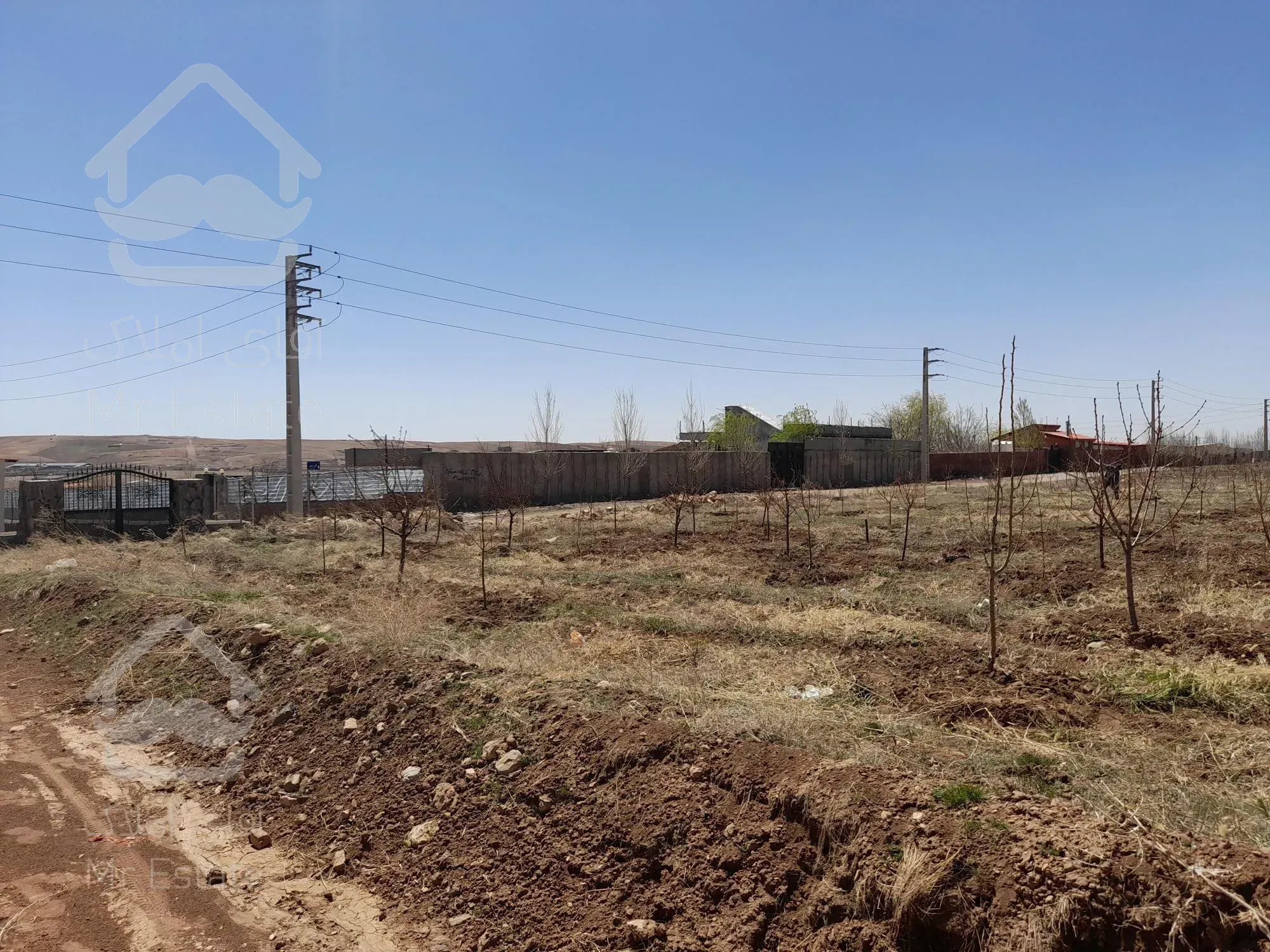 ۱۰۰۰متر زمین کشاورزی با دختان ۵ ساله