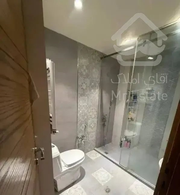 ۹۱ متر ۲ خواب پنجره قدی غرق نور سازه فوق لوکس