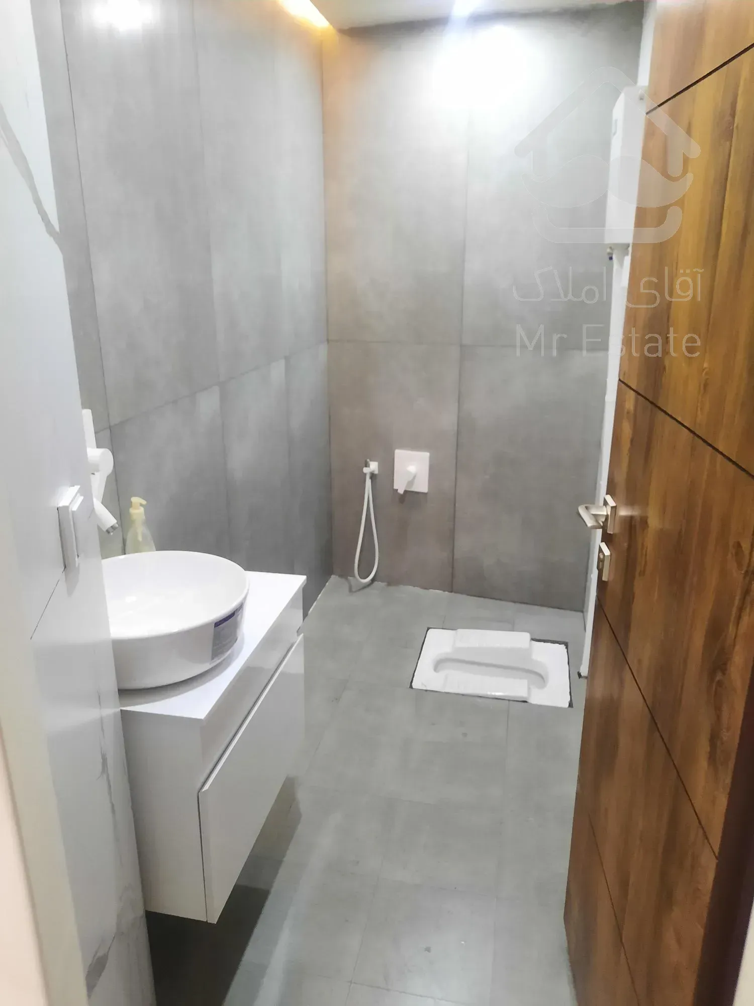 ۶۵ متر/بازسازی شده/در حد نوساز/طوقانی