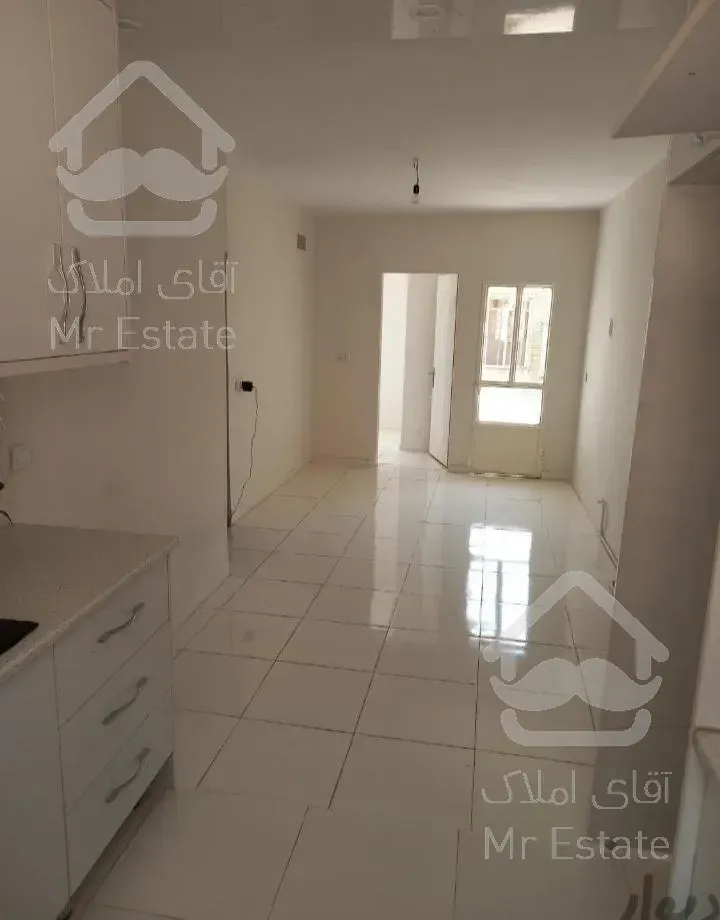 ۵۰ متری پارکینگ دار