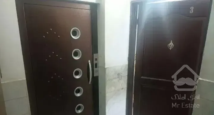 واحد 54 متری ، آسانسور