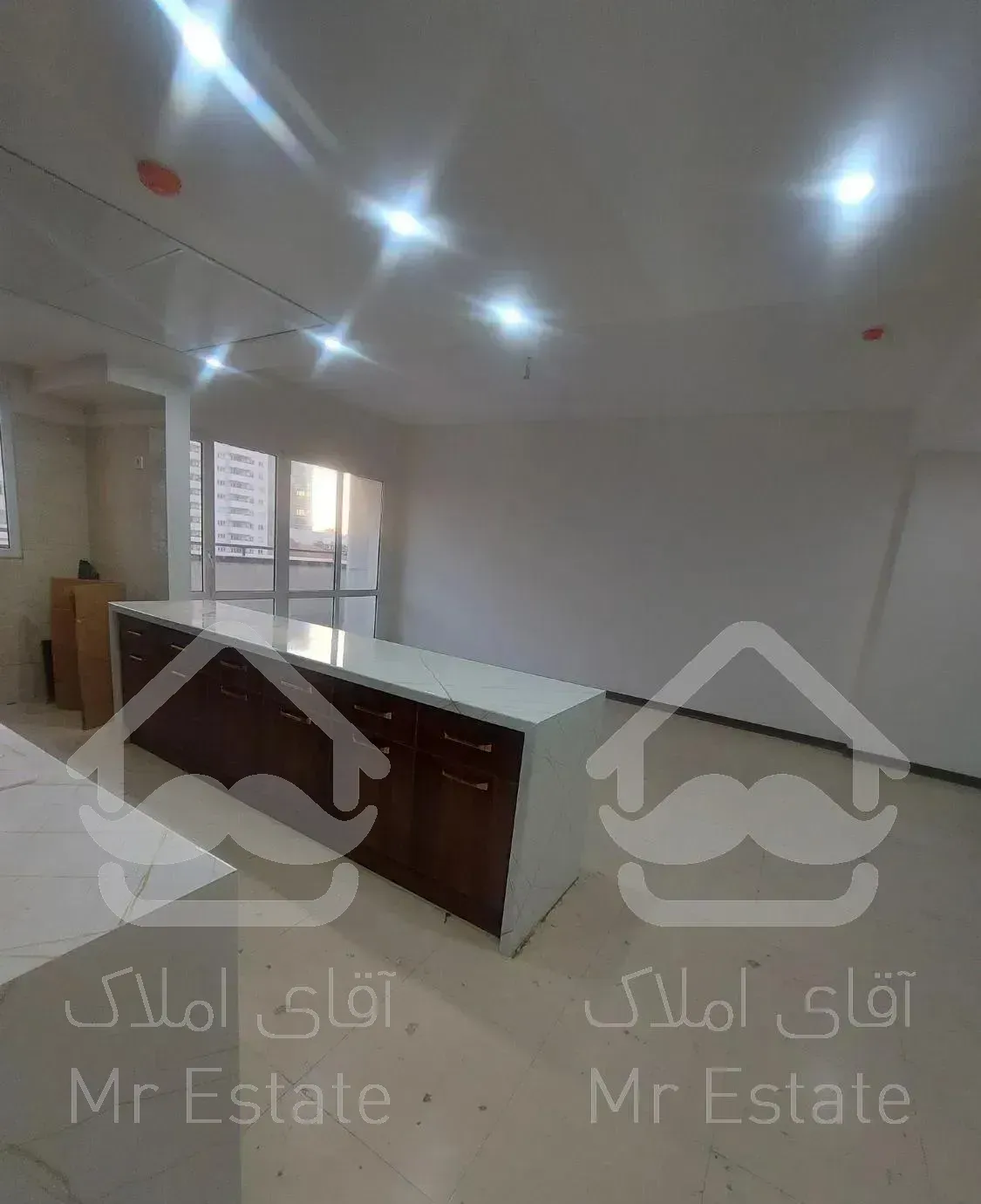 برج  ۱۳۱ متر / سه خواب / کلید نخورده / دریاچه