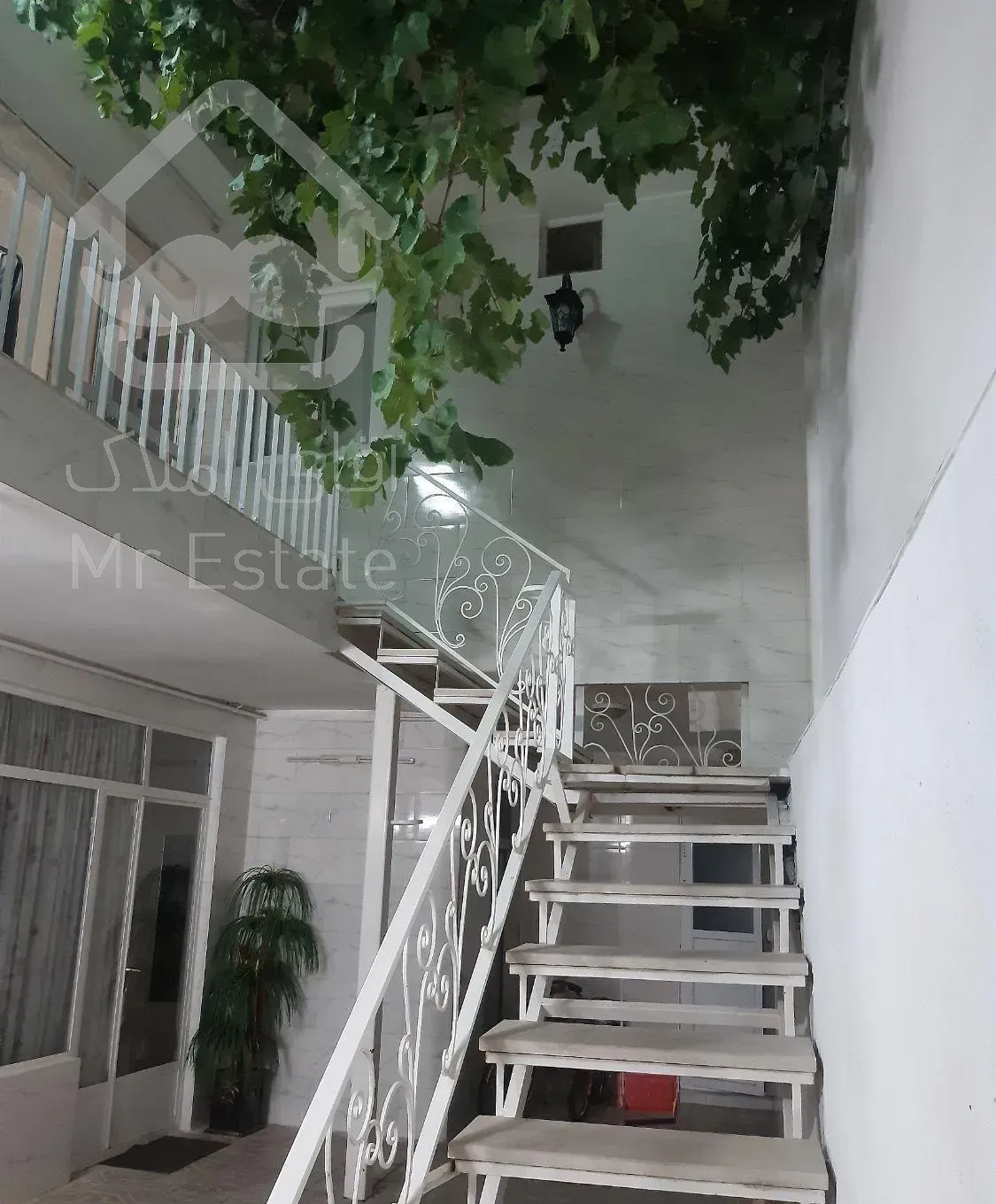 ویلائی دوطبقه داخل کوچه ۲ متری