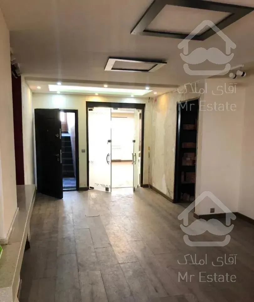 ۱۳۰ متر ونک/۳خواب/موقعیت اداری/تابلو خور