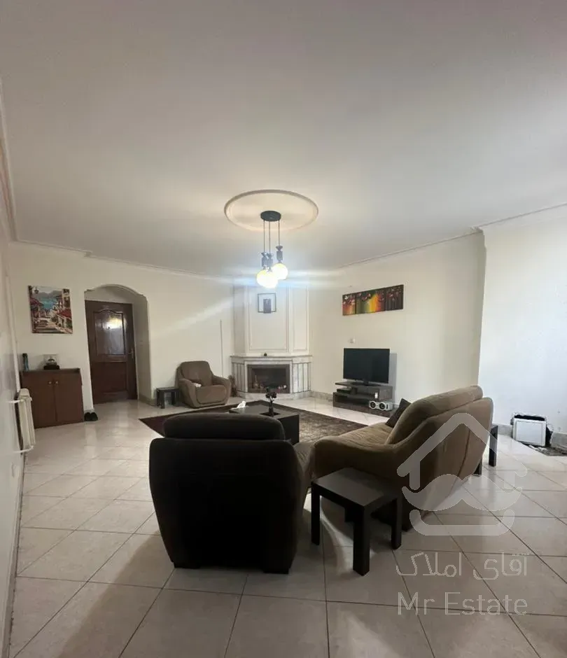 آپارتمان ۹۰ متری ۲ خواب قائم مقام، مشاهیر