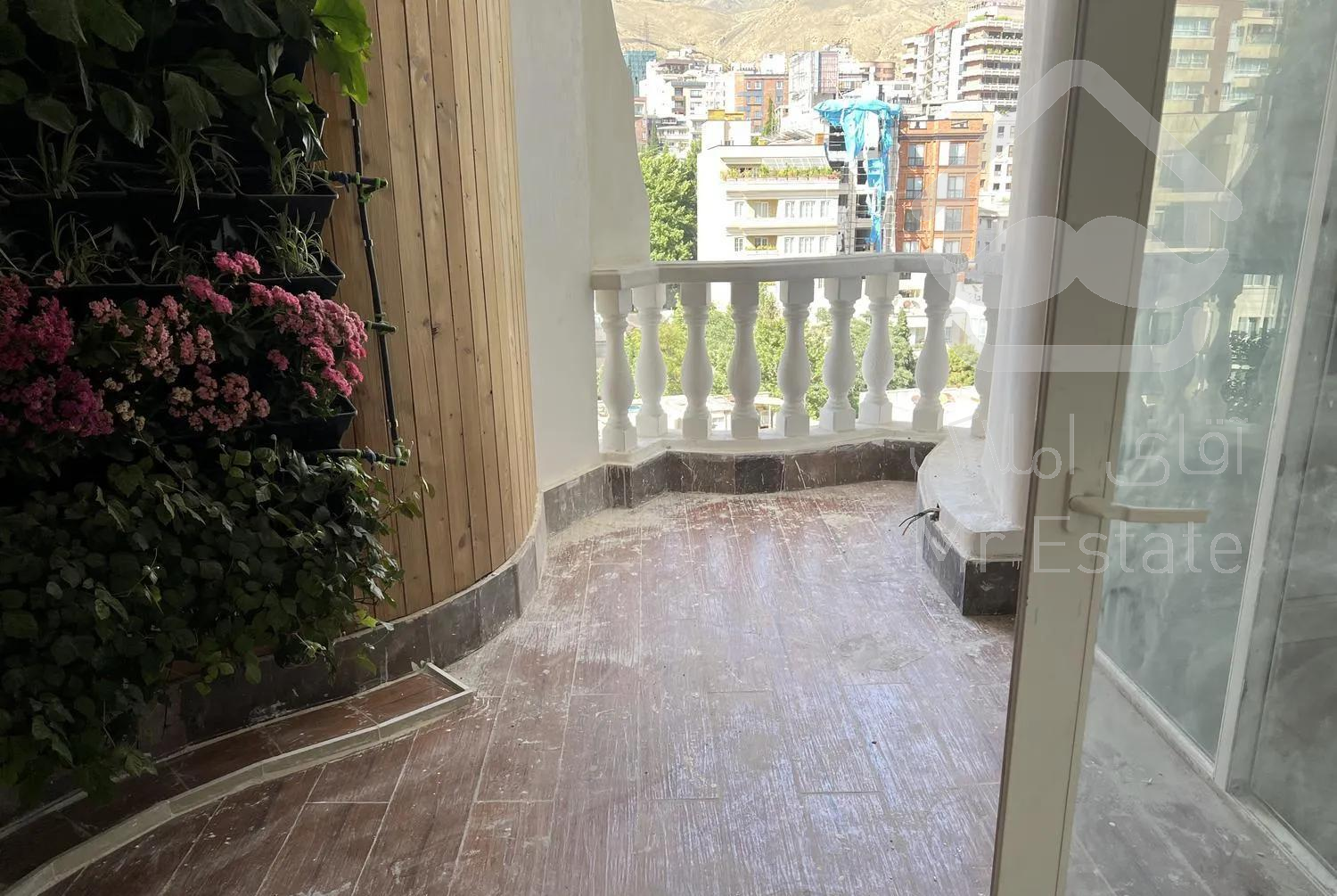 نیاوران برج ۲۱۰ متر ۳ خوابه نوساز