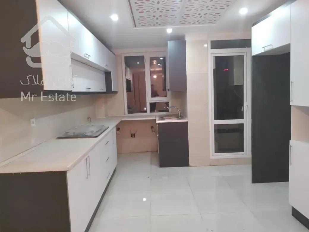 آپارتمان ۸۲ متری دو خواب امکانات عالی سال ساخت ۱۴۰۰