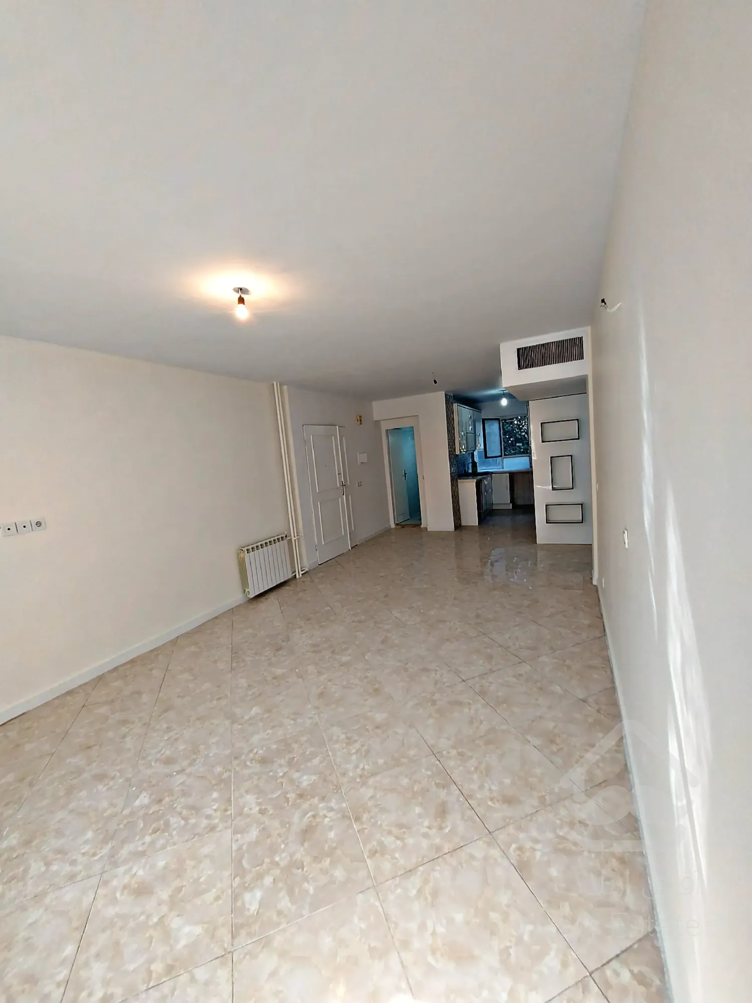 ۸۲متری۲خواب،باسازی ونقاشی شده،دوکله نور،درفاز۲مجتمع گلستان