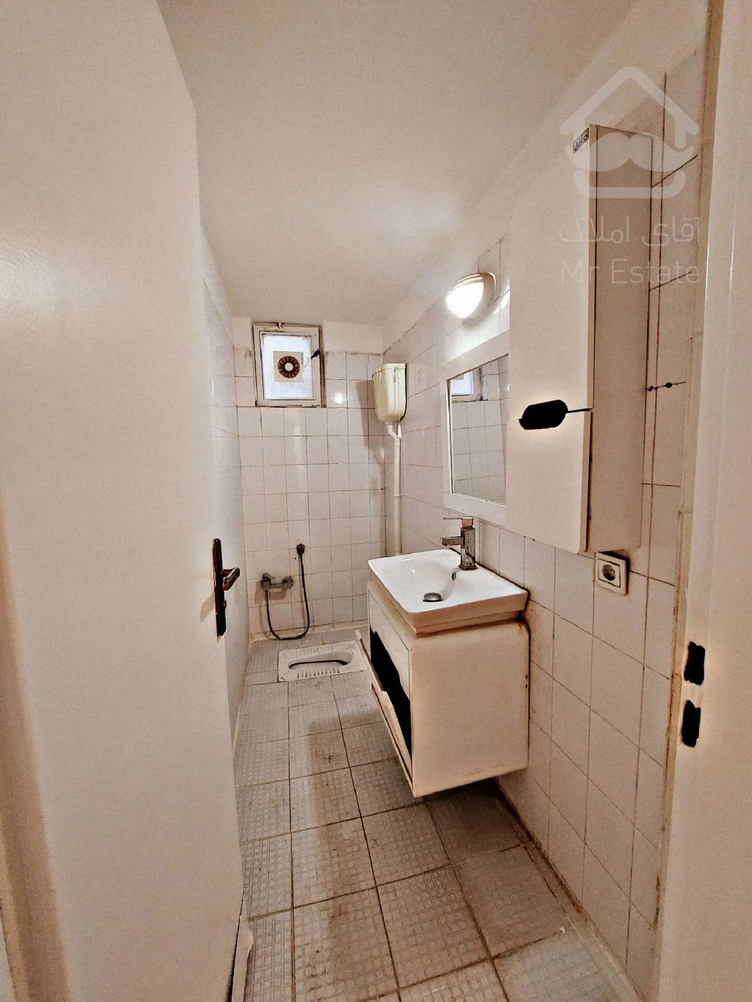 ۸۲متری۲خواب،باسازی ونقاشی شده،دوکله نور،درفاز۲مجتمع گلستان