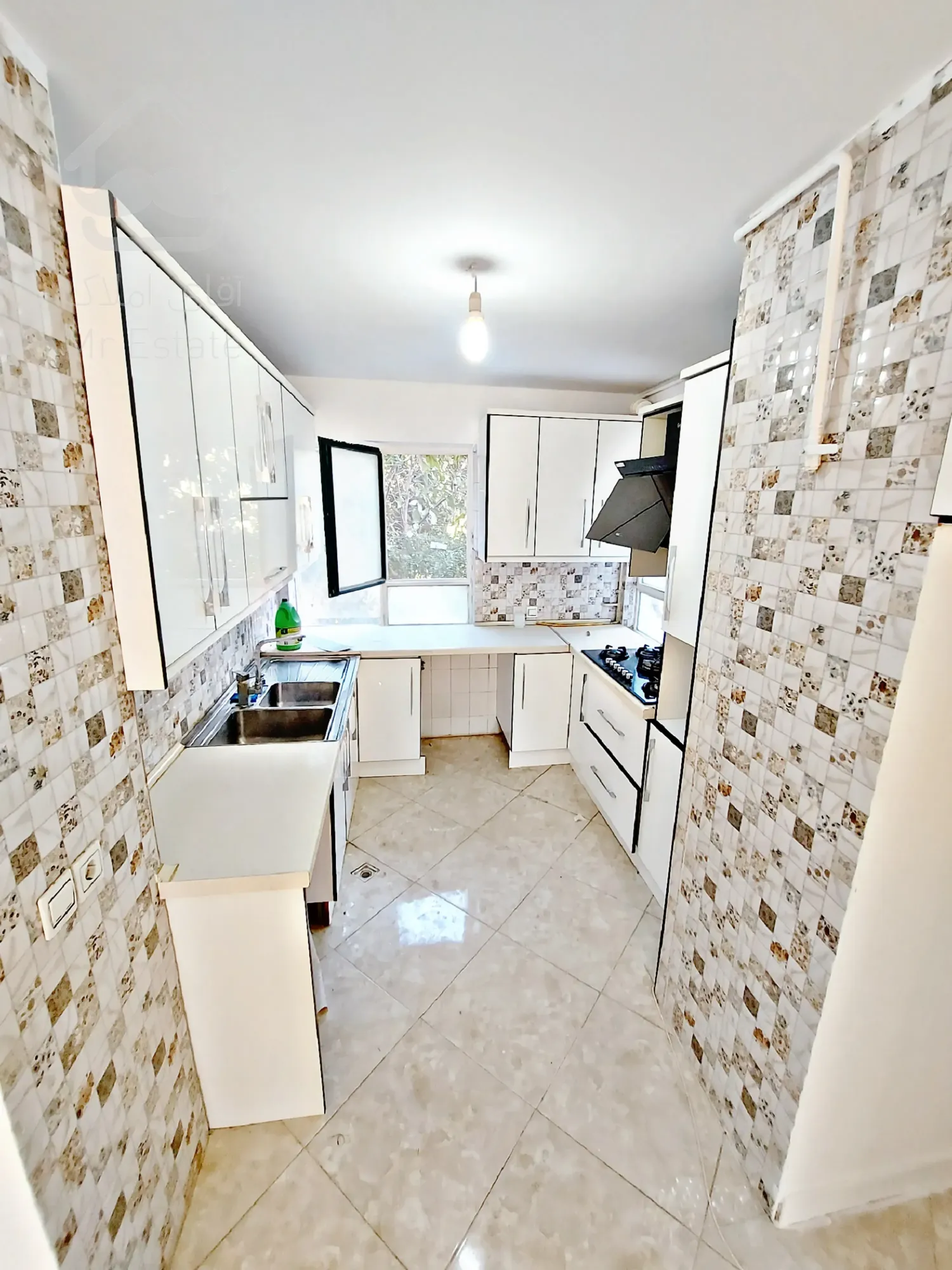 ۸۲متری۲خواب،باسازی ونقاشی شده،دوکله نور،درفاز۲مجتمع گلستان