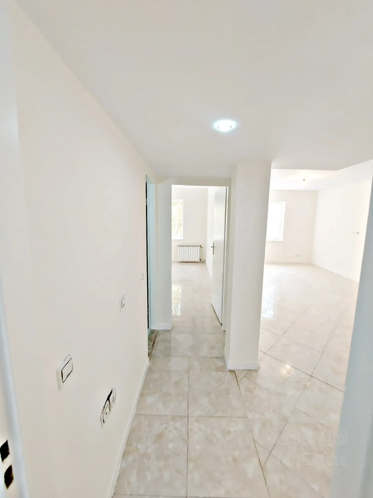 ۸۲متری۲خواب،باسازی ونقاشی شده،دوکله نور،درفاز۲مجتمع گلستان