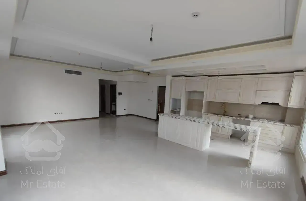 سهروردی شمالی سیبویه/۱۳۰ متر ۳ خواب نوساز / دو نبش