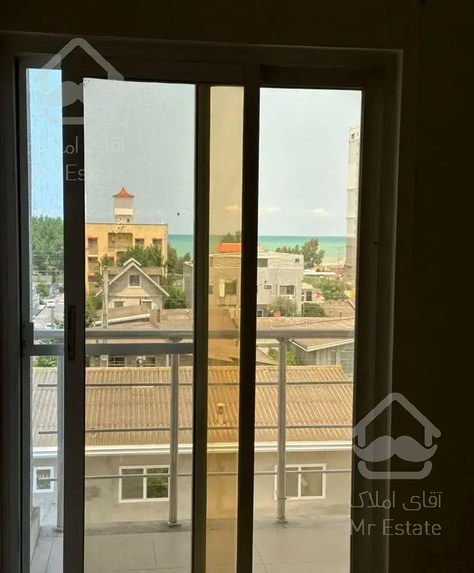 96متر سنددار طبقه اخر ویو دریا 200متر تا دریا