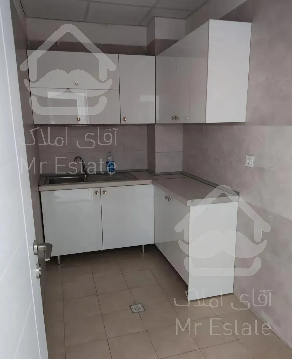 موقعیت اداری ۸۳متر آکاداسنتر