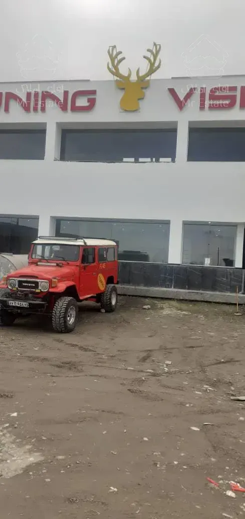 فروش تجاری در ۳ طبقه  بهمراه زمین داخل شهرک