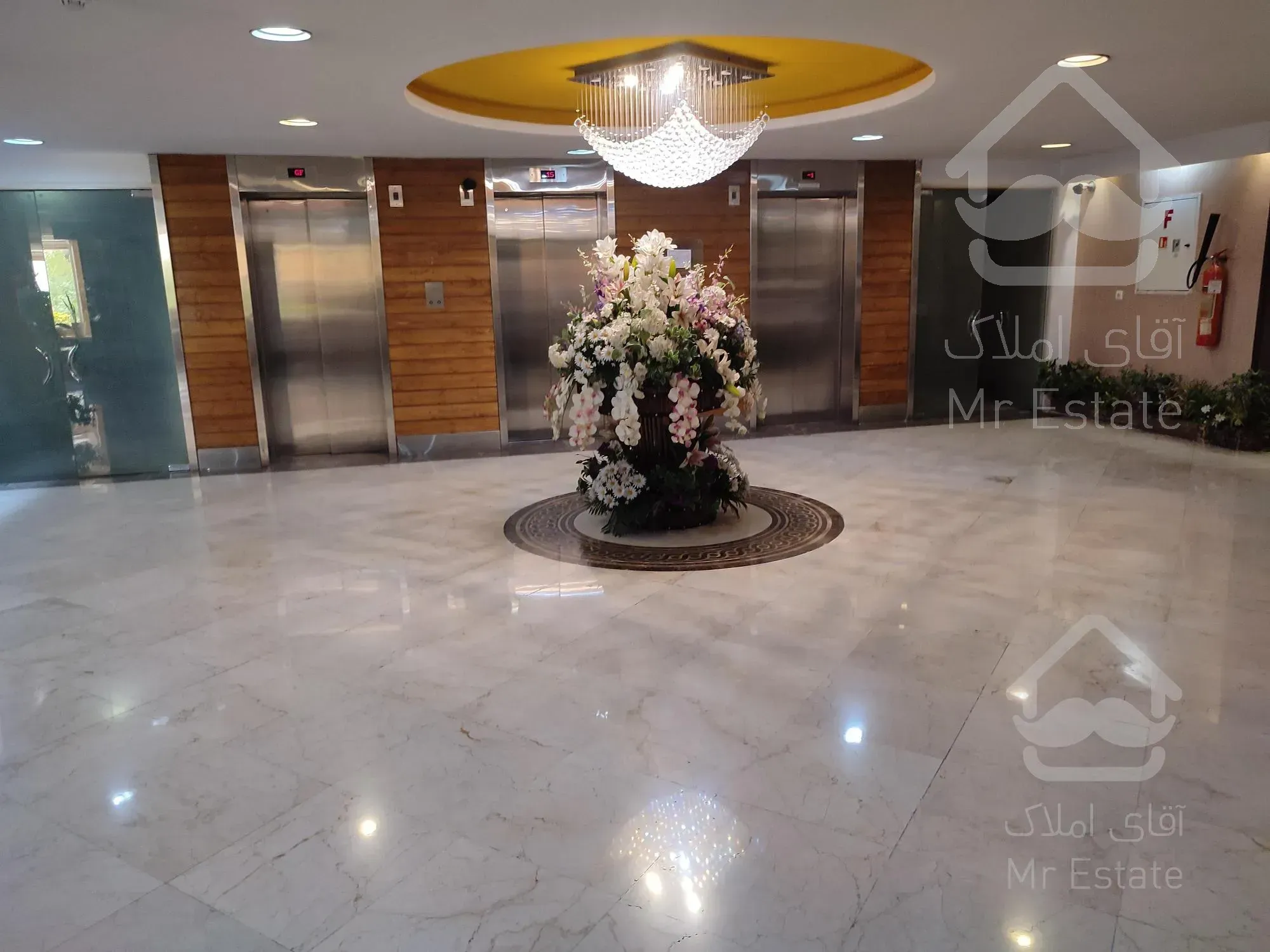 ۱۲۰متری ۳خوابه واقع با ویوی ابدی و بدون مشرف