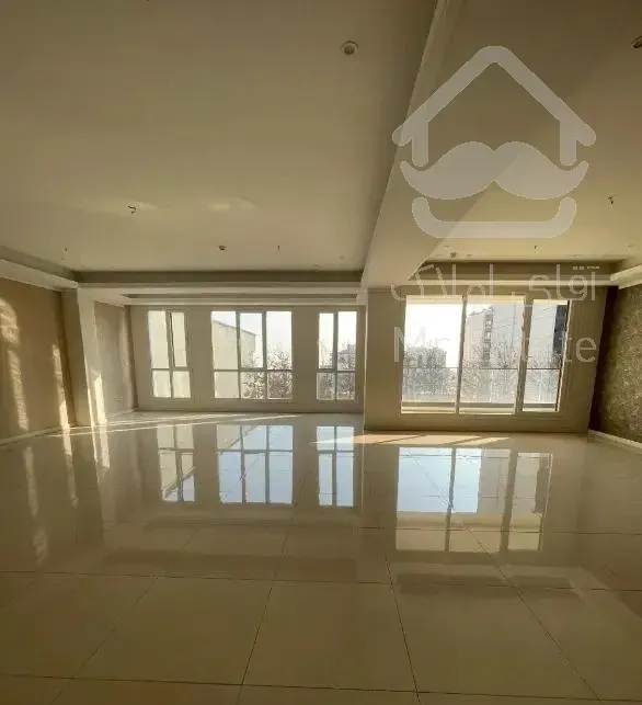 226 متر/ 4 خواب/ فول امکانات/ کم سن/زیر قیمت منطقه