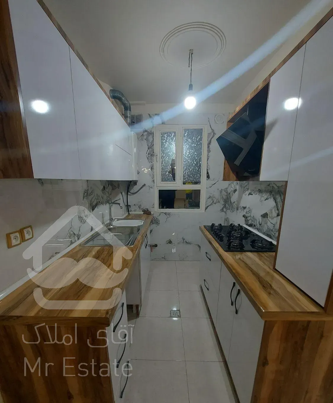 ۴۱ متر با پارکینگ غیر مزاحم طبقه دوم کاسبی