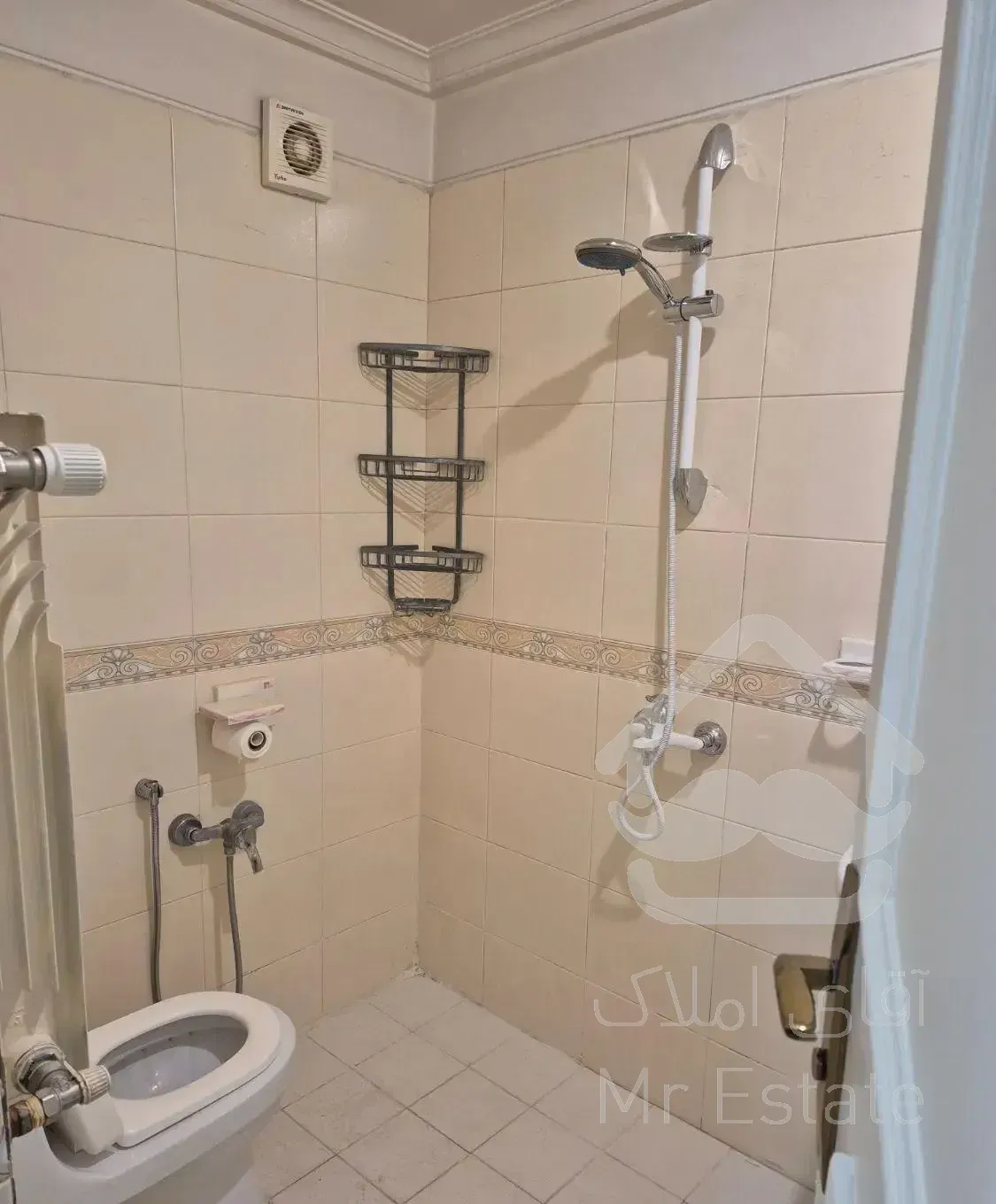 ۱۲۰ متر ۳ خواب اکازیون / زیر قیمت منطقه