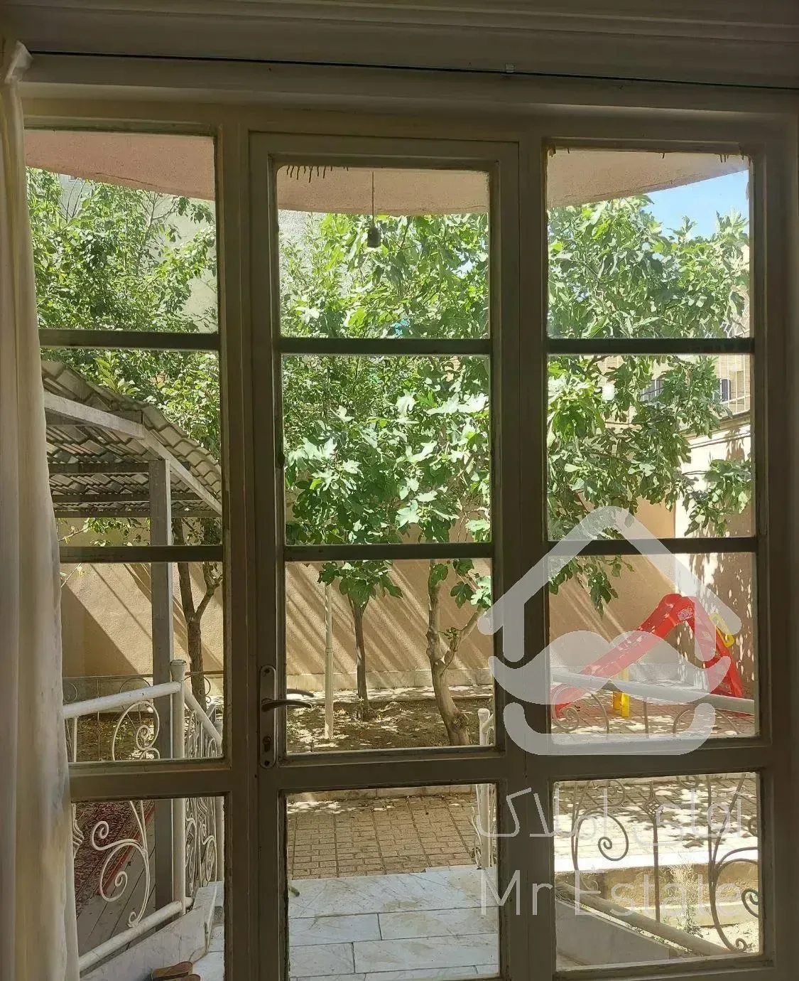 آپارتمان مستقل حیاط دار