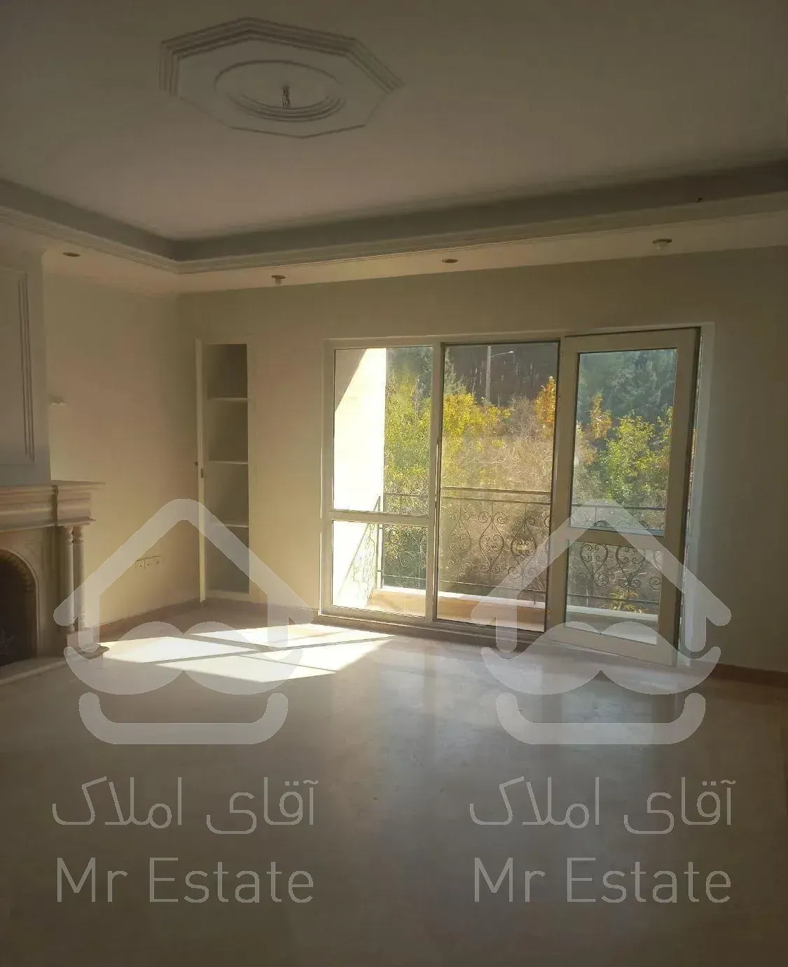 شیان ۱۰۱متری دو خوابه، تخلیه