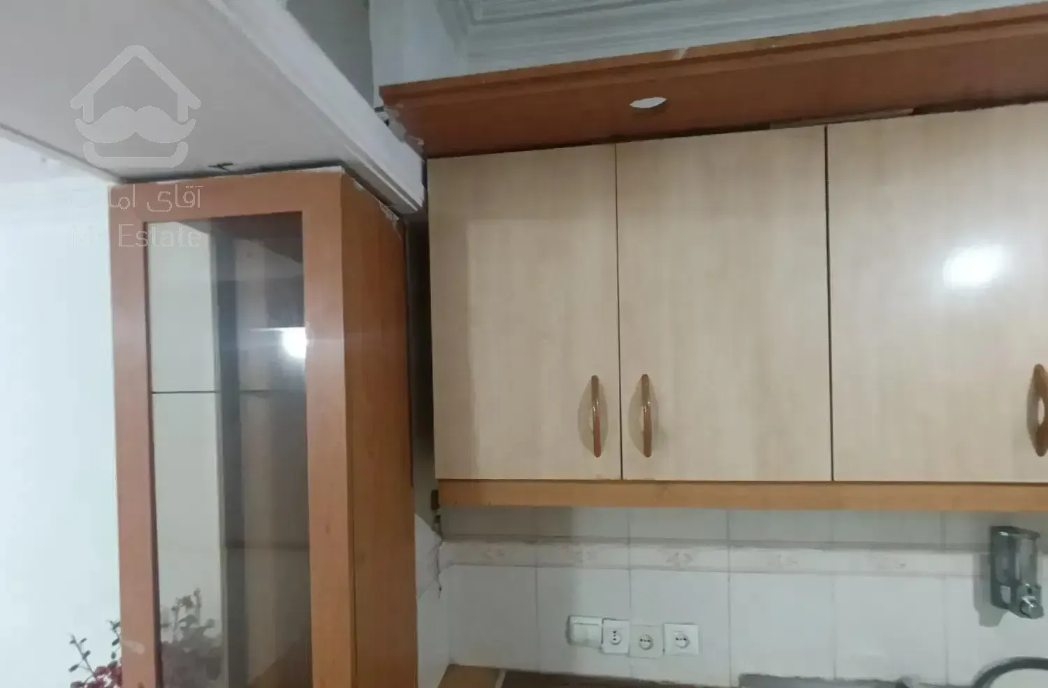 ۸۱ متر ۲ خ طبقه سه سرمایه گذاری