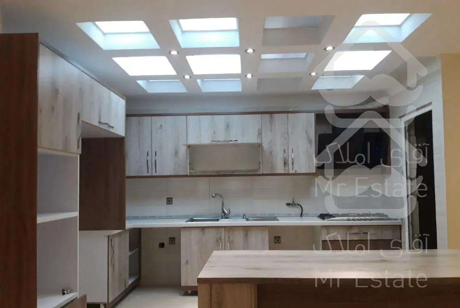 ۹۶مترده ونک انصاری ازاد