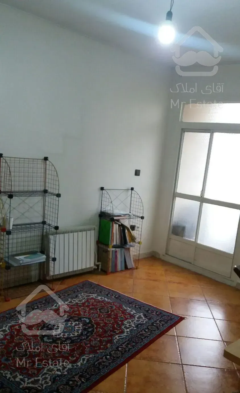 آپارتمان یک خوابه ۷۰ متری تمیز غرق در نور