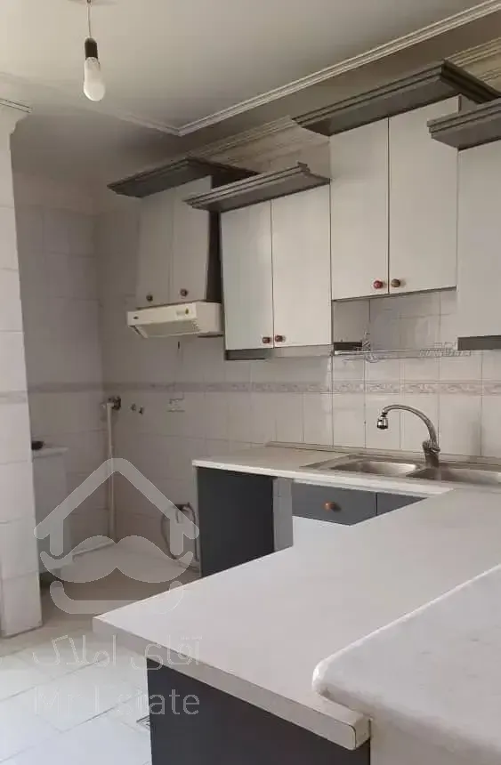 ۶۵ متر با پارکینگ و انباری