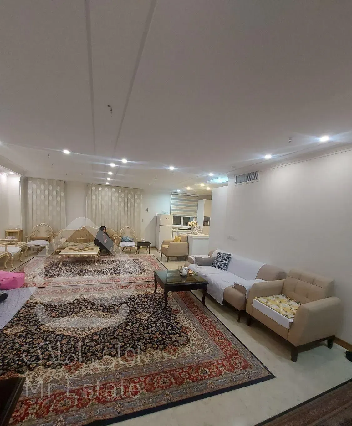 ۱۳۵ متر ۳ خواب با نورگیری دو نبش