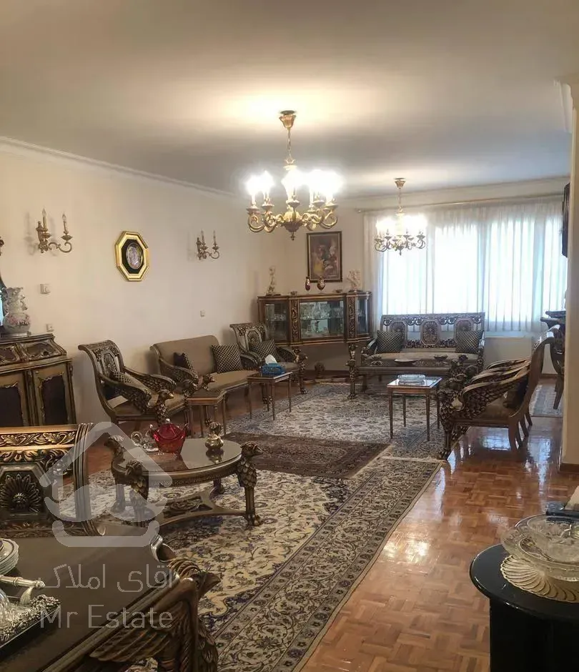 فروش آپارتمان محله نیاوران خ امیدوار 250 متر طبقه1