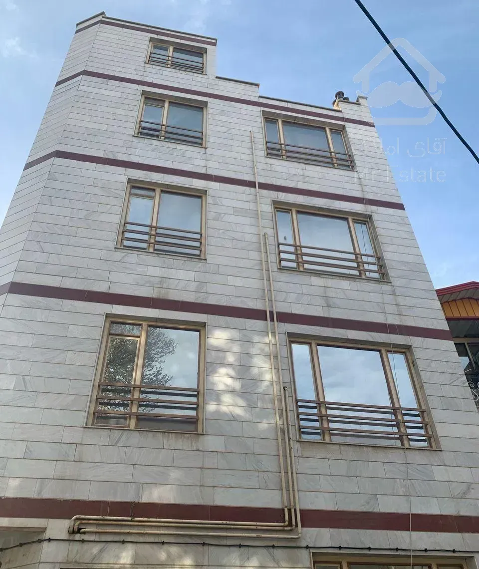 آپارتمان فروشی شیک و عالی همکف مرکز شهر جنب مصلا