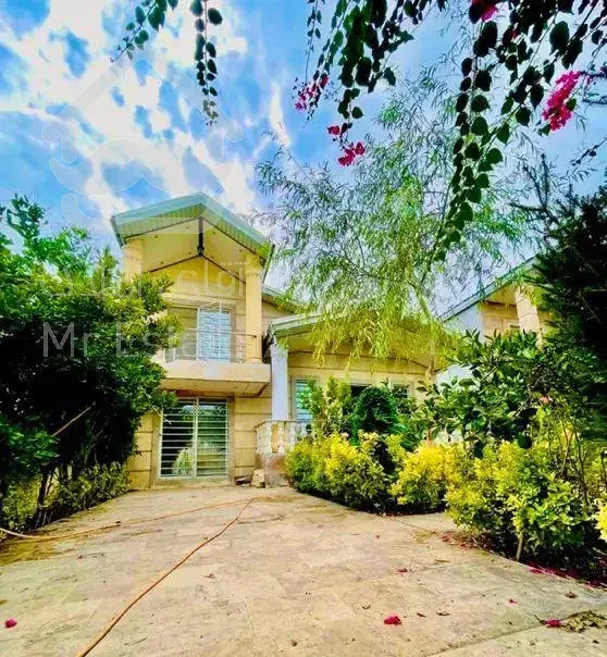 ویلاباغ (کاسبی )نیمپیلوت ۳۰۰ متری باسندتک برگ