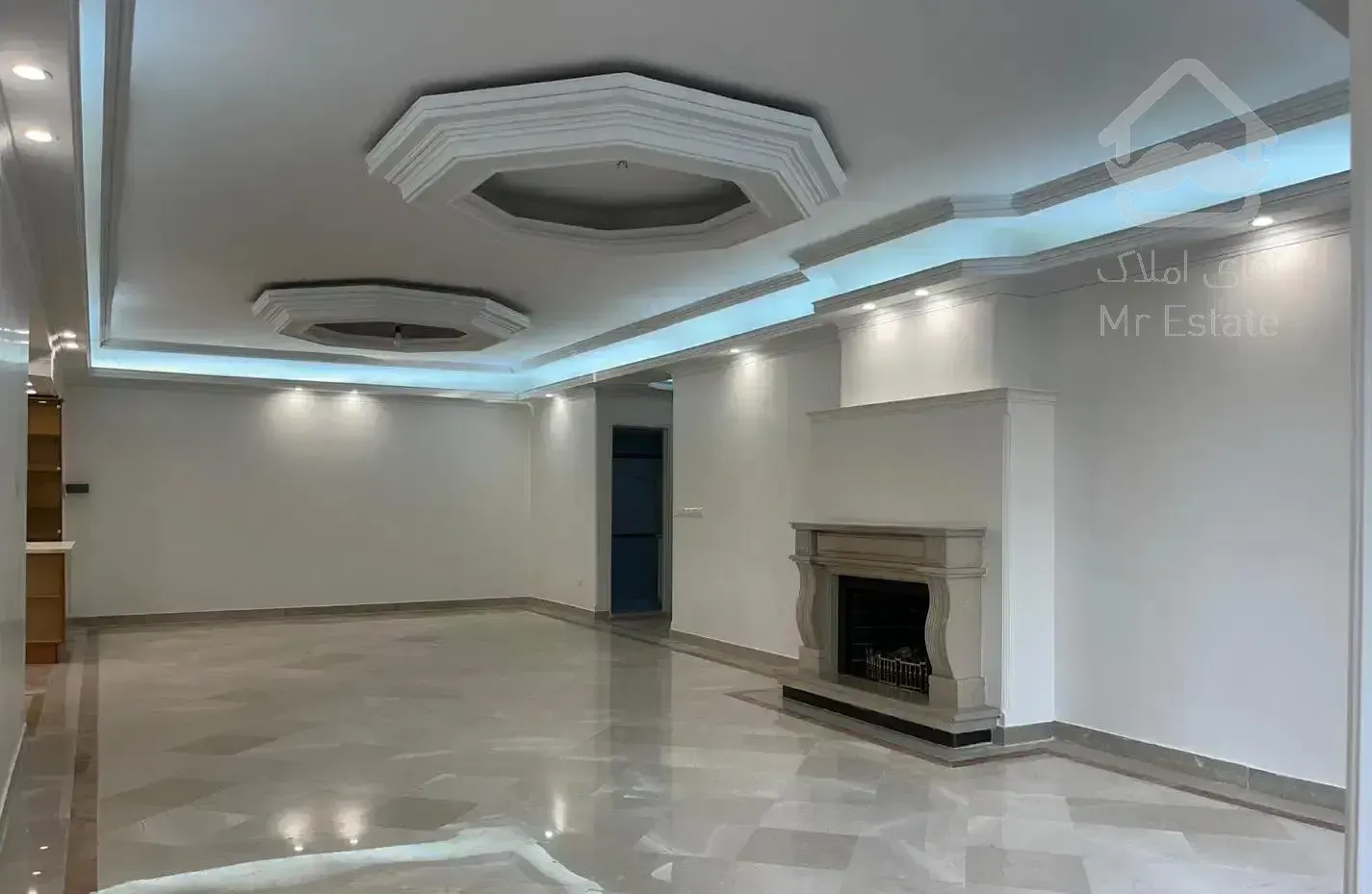 نیاوران/۲۰۰ متر /۳ خواب/مشاعات آبی فعال/۲ پارکینگ