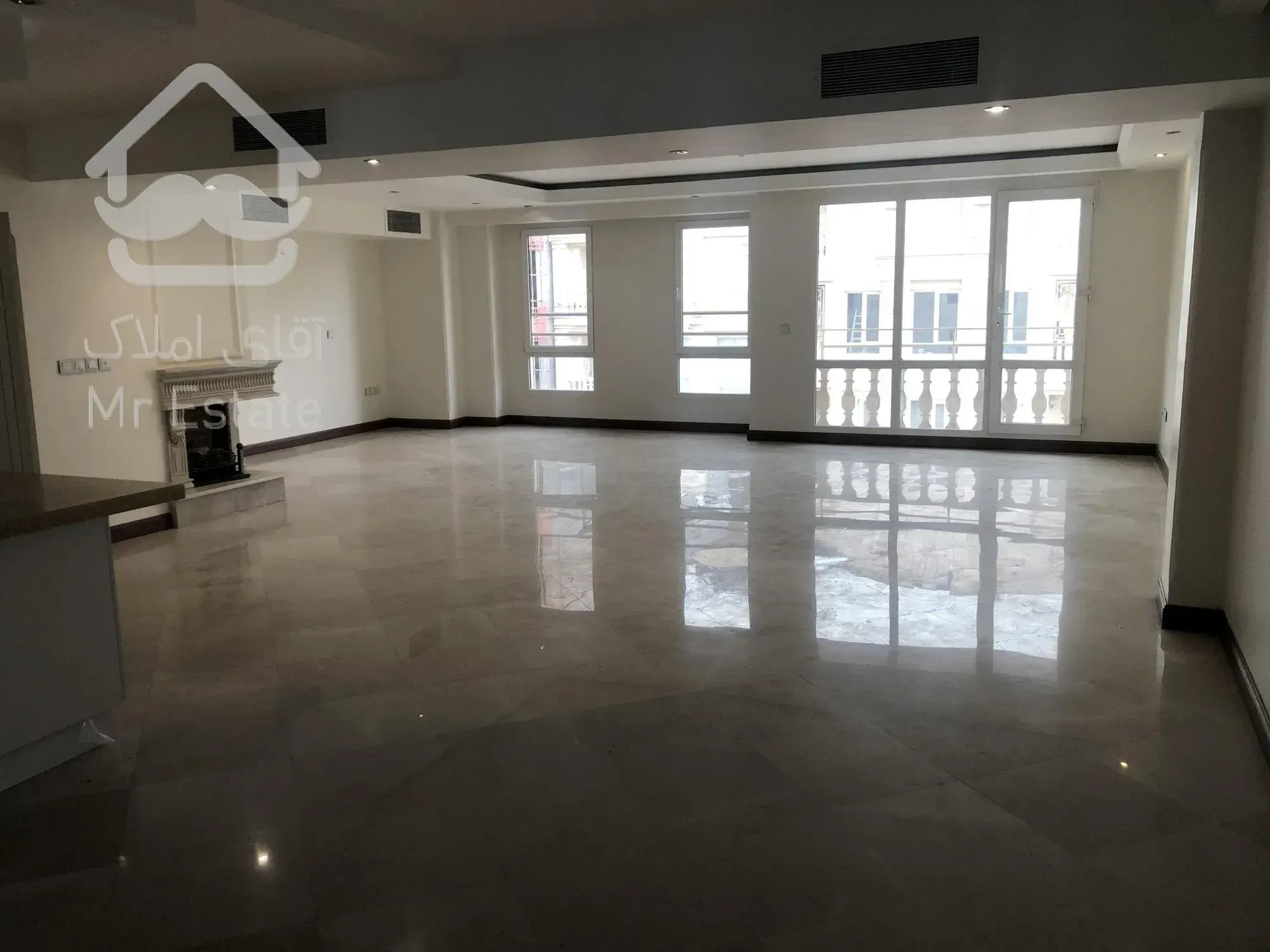 رهن و اجاره آپارتمان ۲۱۵ متری ۳ خوابه نیاوران