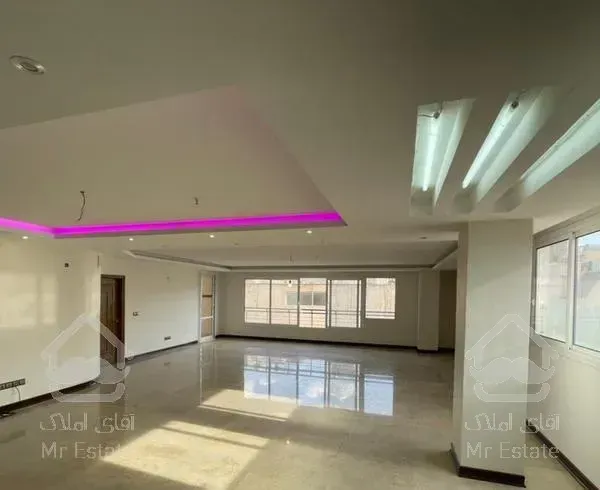 آپارتمان 230متری تک واحدی  خ باغ دریاچه