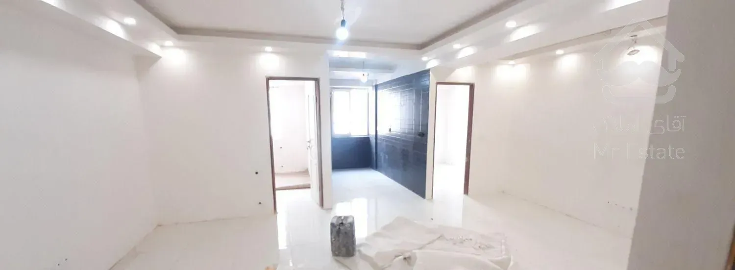 میدان انقلاب / جمهوری / ۲ خواب/پارکینگ/کلید نخورده