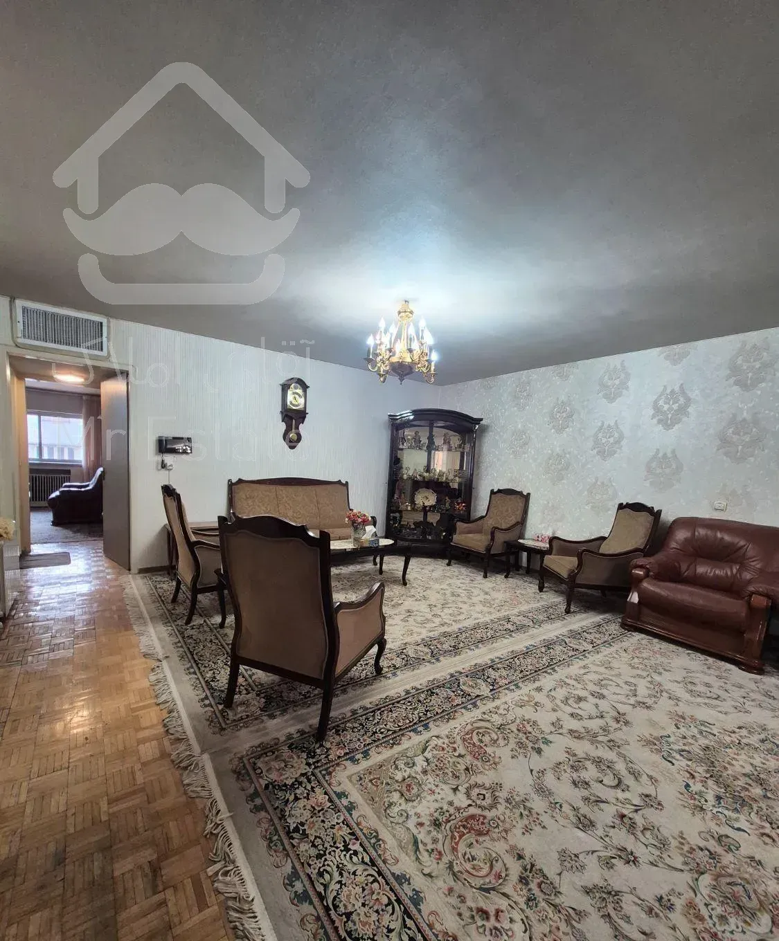 ۱۲۳ متر دو خواب/تک واحدی/طبقه دوم/پارکینگ مشاع