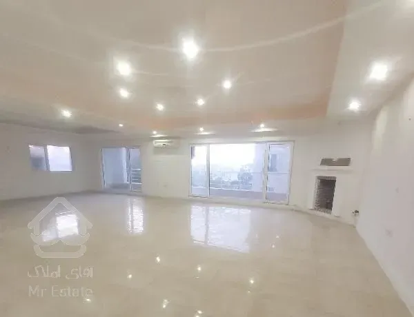 آپارتمان ۲۵۰ متری ۳ خواب در محوطه کاخ